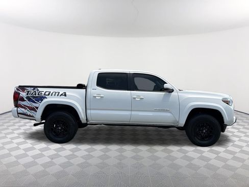 Used 2022 Toyota Tacoma SR5 w/ Technology Package RWD image 7