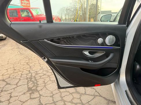 Used 2017 Mercedes-Benz E 300 4MATIC image 11