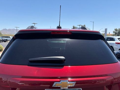 Used 2022 Chevrolet Trax LT w/ LT Convenience Package AWD/4WD image 4