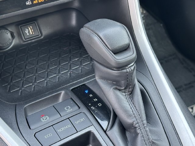 Used 2025 Toyota RAV4 LE FWD image 20