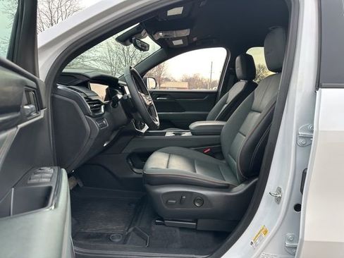 Used 2024 GMC Acadia AT4 image 9