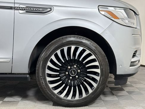 Used 2021 Lincoln Navigator Black Label w/ Cargo Convenience Package image 21