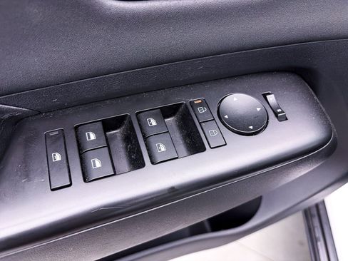 Used 2024 Hyundai Kona Limited image 20