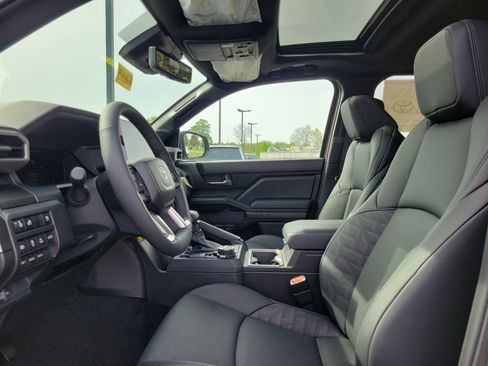 New 2026 Toyota Tacoma TRD Off-Road AWD/4WD image 15