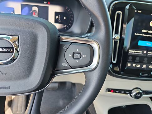 Used 2025 Volvo XC40 B5 Plus w/ Protection Package Premier AWD/4WD image 19