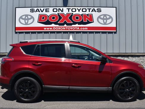 Certified 2018 Toyota RAV4 LE w/ All Weather Liner Package AWD/4WD image 8