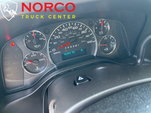 Used 2018 Chevrolet Express 2500 RWD image 17