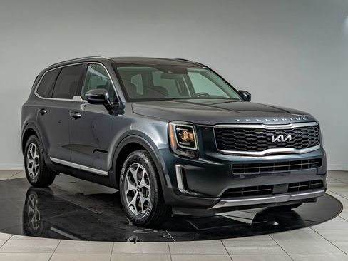 Used 2022 Kia Telluride EX w/ Towing Package AWD/4WD image 3