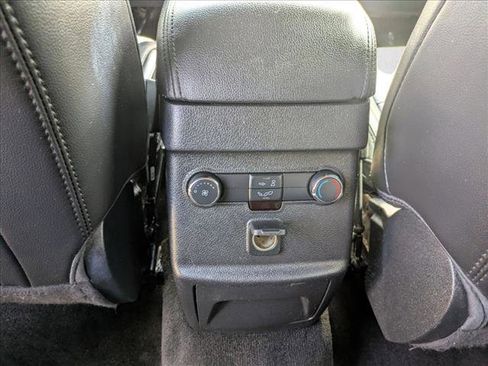 Used 2018 Ford Explorer XLT w/ Equipment Group 202A FWD image 18