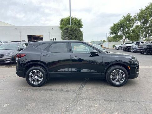 Used 2024 Chevrolet Blazer LT w/ LPO, Floor Liner Package FWD image 2