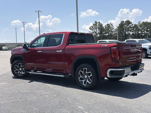 Used 2024 GMC Sierra 1500 SLT w/ SLT Premium Plus Package AWD/4WD image 9