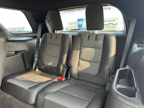 Used 2018 Ford Explorer XLT AWD/4WD image 26