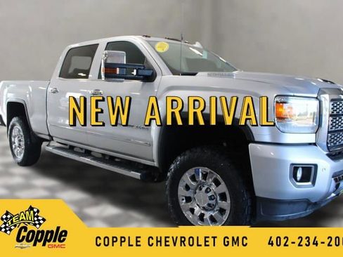 Used 2018 GMC Sierra 2500 Denali w/ Duramax Plus Package AWD/4WD image 1
