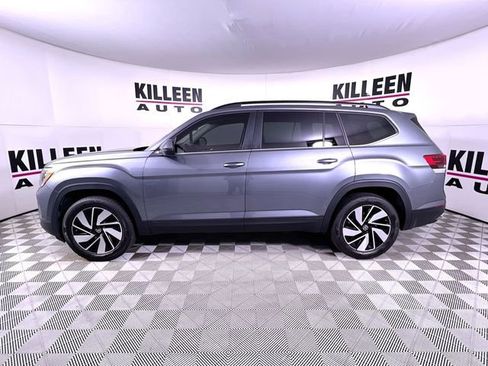 Used 2025 Volkswagen Atlas SE image 4