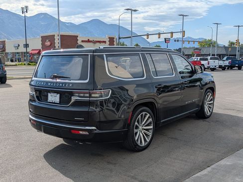Used 2023 Jeep Grand Wagoneer Series II w/ Premium Group II AWD/4WD image 3