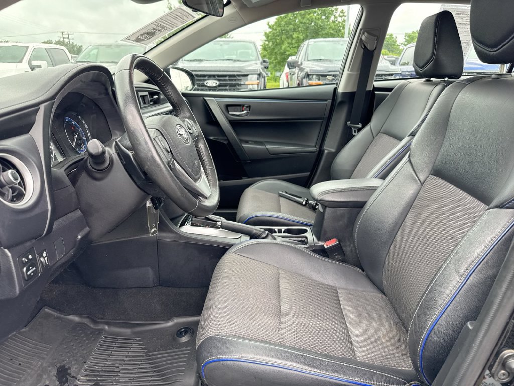 Used 2017 Toyota Corolla SE w/ Carpet Mat Package (TMS) FWD image 19