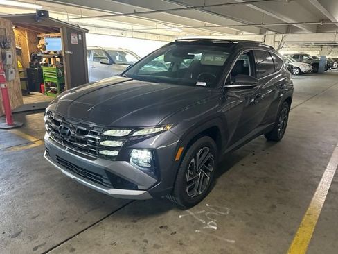 Used 2025 Hyundai Tucson Limited AWD/4WD image 9