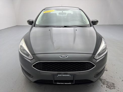 Used 2017 Ford Focus SE image 4