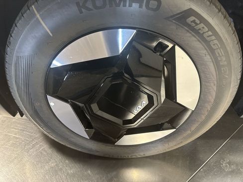 New 2026 Kia EV9 Wind image 10