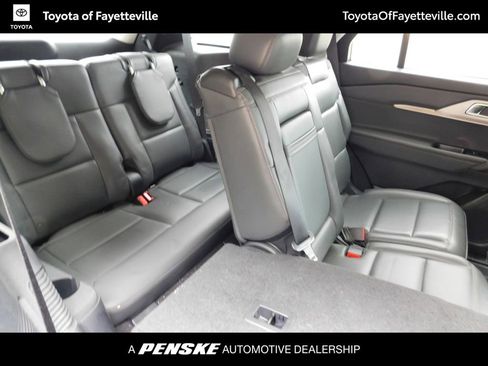 Used 2025 Ford Explorer Active w/ Active Comfort Package AWD/4WD image 5