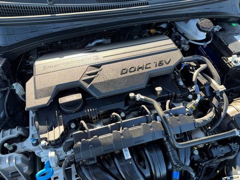 Used 2025 Hyundai Elantra SEL FWD image 30