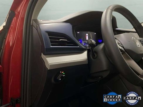 Used 2024 Volkswagen Taos SE image 34