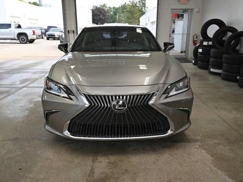 Used 2019 Lexus ES 350 w/ Accessory Package 2 FWD image 2