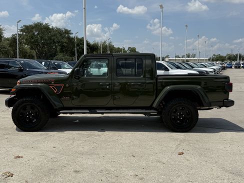 Used 2023 Jeep Gladiator Mojave w/ LED Lighting Group AWD/4WD image 9