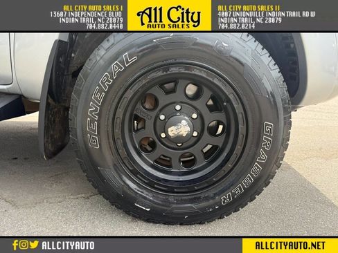 Used 2005 Toyota Tacoma PreRunner RWD image 34