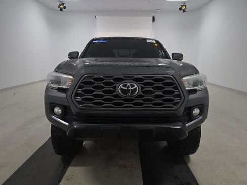 Used 2021 Toyota Tacoma TRD Off-Road w/ Technology Package image 2