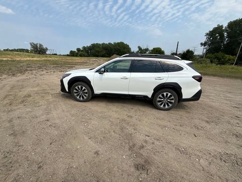 Used 2024 Subaru Outback Touring w/ Popular Package #2 AWD/4WD image 20