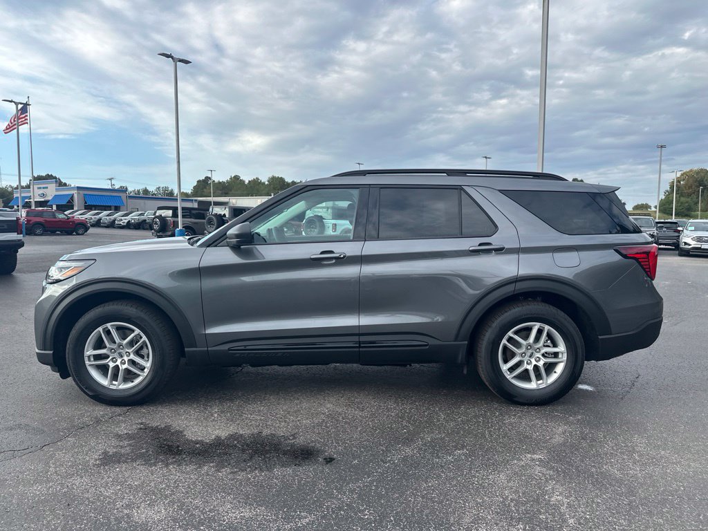 New 2026 Ford Explorer Active RWD image 6