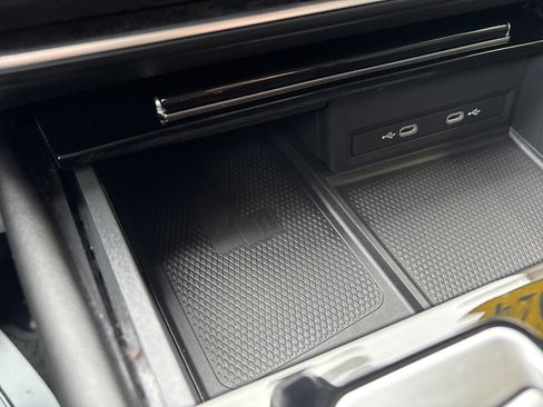 Used 2024 Volkswagen Atlas SE image 18