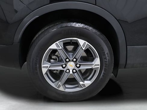 Used 2025 Chevrolet Blazer LT image 9