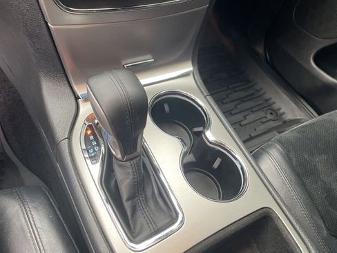 Used 2017 Jeep Grand Cherokee Altitude RWD image 28