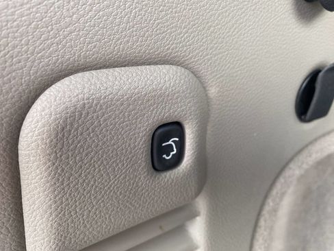 Used 2013 Jeep Grand Cherokee Laredo AWD/4WD image 25