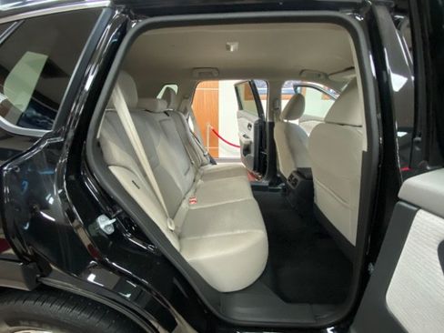 Used 2023 Nissan Rogue SV FWD image 11