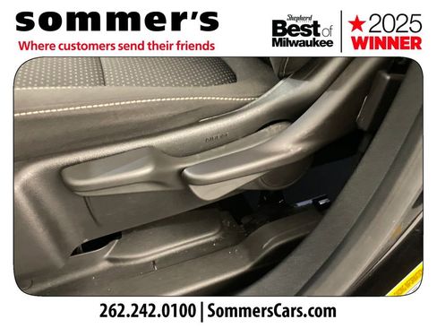 Used 2023 GMC Acadia SLE w/ Elevation Edition image 10