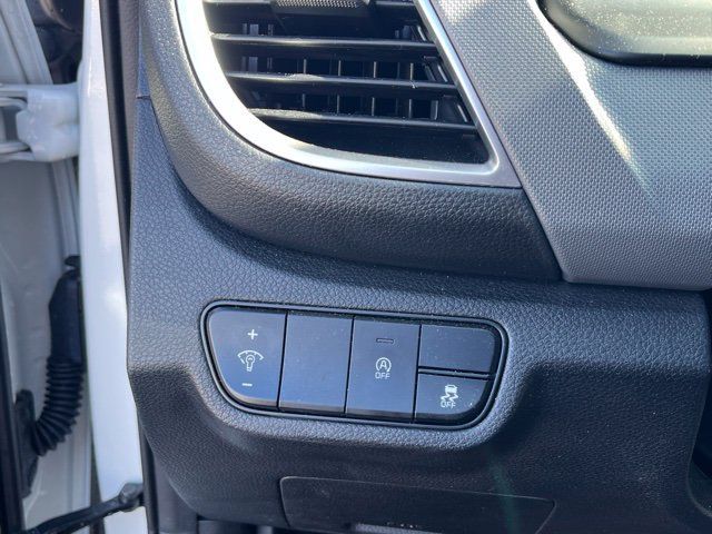 Used 2025 Kia Seltos LX AWD/4WD image 14