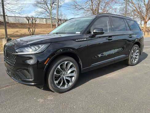 New 2026 Lincoln Aviator AWD w/ Jet Appearance Package image 9