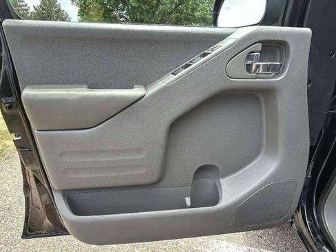 Used 2017 Nissan Frontier SV image 14