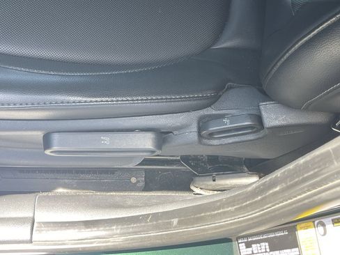 Used 2019 MINI Cooper 4-Door Hardtop FWD image 24