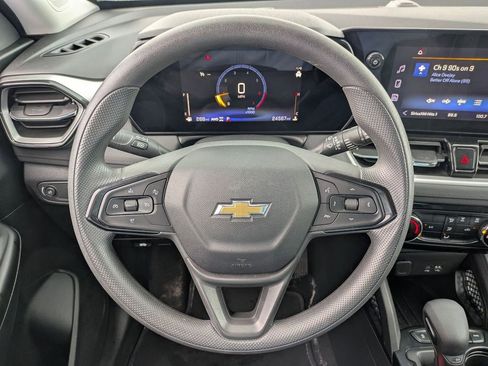 Used 2025 Chevrolet TrailBlazer LT AWD/4WD image 19