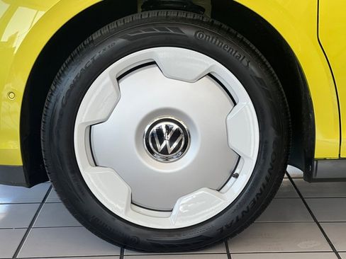New 2025 Volkswagen ID. Buzz 1st Edition RWD image 28