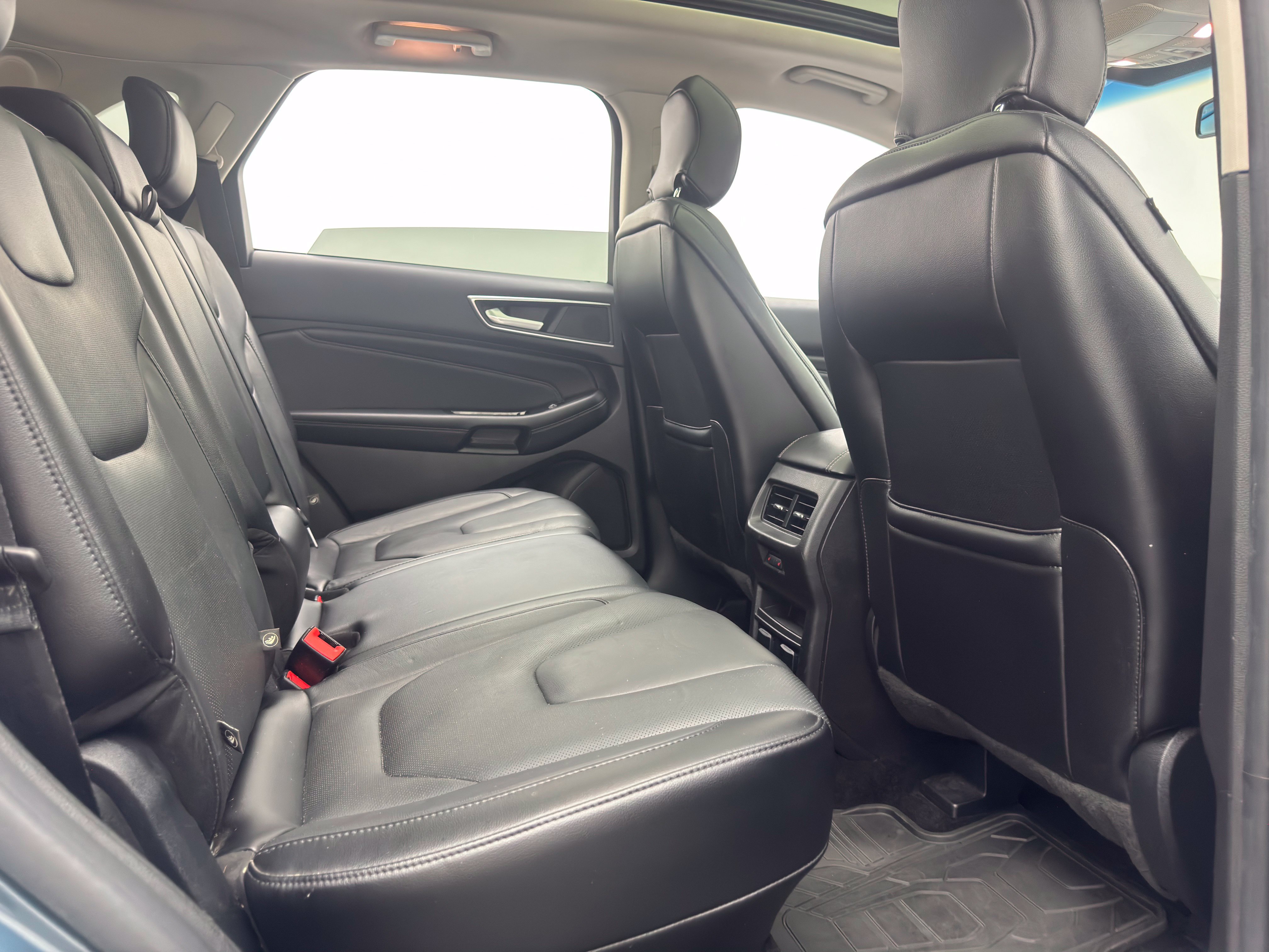 Used 2016 Ford Edge Titanium w/ Equipment Group 301A AWD/4WD image 37