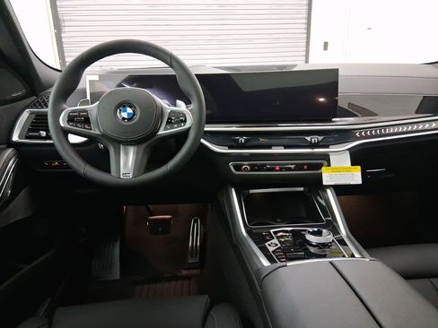 New 2026 BMW X6 xDrive40i w/ Executive Package image 4