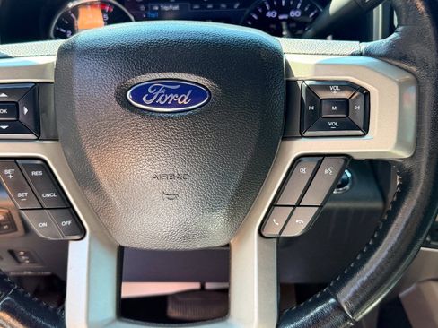 Used 2022 Ford F250 Lariat w/ Lariat Ultimate Package AWD/4WD image 27