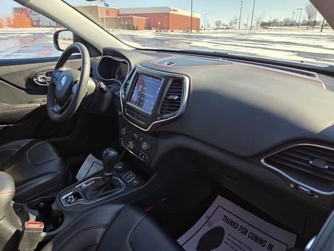 Used 2022 Jeep Cherokee Trailhawk image 40
