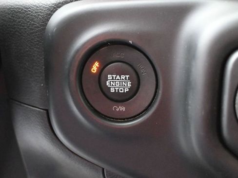 Used 2023 Jeep Gladiator Rubicon w/ LED Lighting Group AWD/4WD image 16