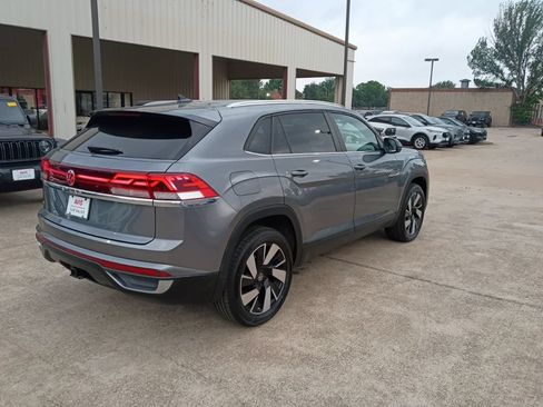 Used 2025 Volkswagen Atlas Cross Sport SE FWD image 7